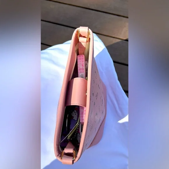 Hello Kitty Pink Crossbody Bundle - Picture 10 of 15